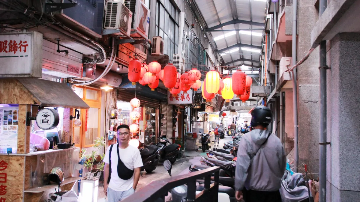 探店筆記｜新竹東門市場人氣餐廳：硬漢主廚必吃料理推薦！