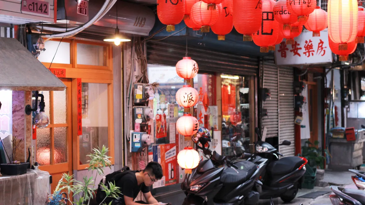 探店筆記｜新竹東門市場人氣餐廳：硬漢主廚必吃料理推薦！