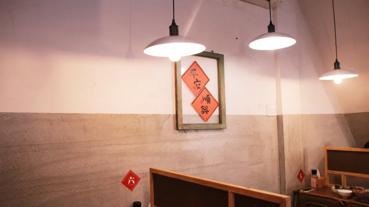 探店筆記｜新竹東門市場人氣餐廳：硬漢主廚必吃料理推薦！